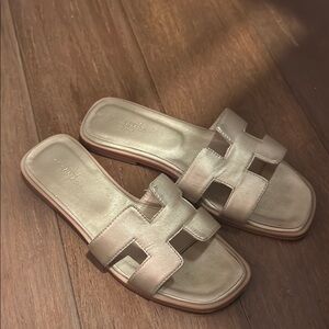 Oran sandals